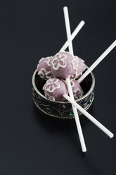 Cake Pops mit Blumenornamenten - MYF000948