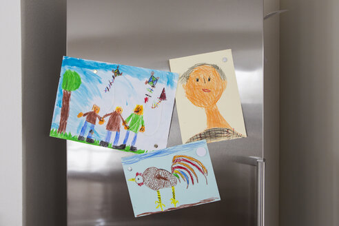 Child's drawings fixed at fridge - JTLF000082