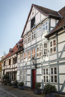 Deutschland, Braunschweig, Blick auf das Fachwerkhaus im Magniviertel - EVGF001353