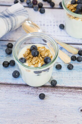 Yogurt with granola and blueberries - LVF003055