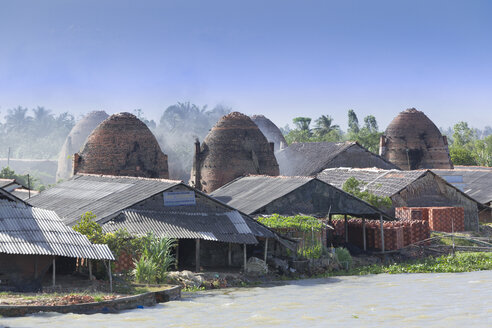 Vietnam, brickworks at Mekong River - DR001460