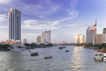 Thailand, Bangkok, skyline with Chao Phraya River - DRF001464