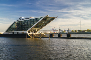 Germany, Hamburg, office building Dockland - KRPF001360