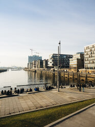 Deutschland, Hamburg, Blick von den Marco-Polo-Terrassen auf die Hafencity mit Elbphilharmonie - KRPF001369