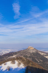 Deutschland, Baden-Württemberg, Blick auf die Burg Hohenzollern im Winter - WDF002991