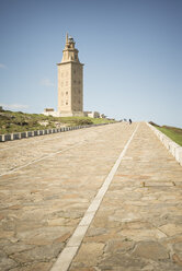Spanien, La Coruna, Ansicht des Leuchtturms 'Torre de Hercules - RAEF000088