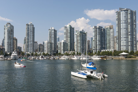 Kanada, British Columbia, Vancouver, False Creek und Stadtteil Yaletown, lizenzfreies Stockfoto