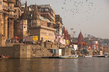 India, Uttar Pradesh, Varanasi, Ghats, boats and Ganges river - PCF000100