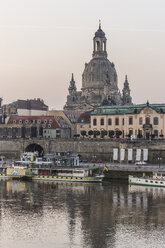 Deutschland, Dresden, Blick auf Dresdner Frauenkirche und Sekundogenitur am Morgen - PVCF000359