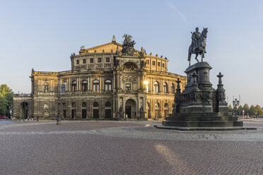 Germany, Dresden, view to Semper Opera House at Theatre Square - PVCF000367