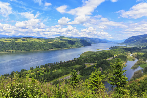 USA, Oregon und Washington, Columbia River Gorge von Crown Point aus gesehen, lizenzfreies Stockfoto