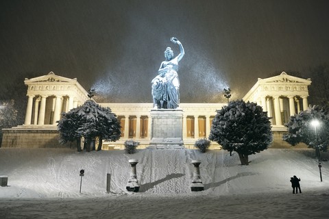 Deutschland, München, Bayern in der Ruhmeshalle im Schnee, lizenzfreies Stockfoto