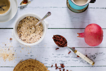 Quinoa breakfast bowl, rice milk, pomegranate, goji berries and coffee - LSF000018