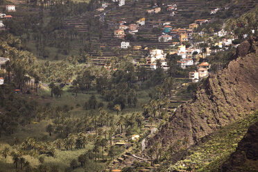 Spanien, Kanarische Inseln, La Gomera, Valle Gran Rey, Blick auf Bergdorf - PCF000114