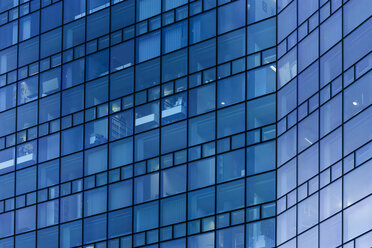 Germnay, Munich, glass facade of a modern office building - TCF004602