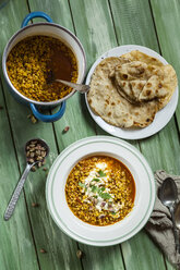 Rote Linsensuppe mit Joghurt und Fladenbrot - SBDF001707