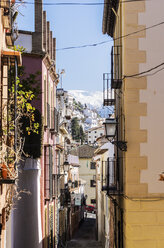 Spain, Andalusia, Granada, View from district Realejo San-Matias, alley - THAF001351