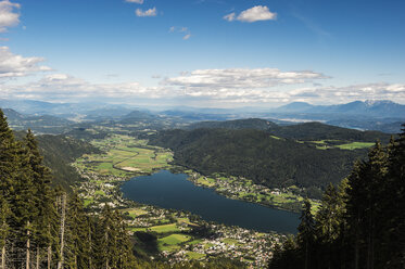 Austria, Carinthia, Lake Ossiach - HHF005217