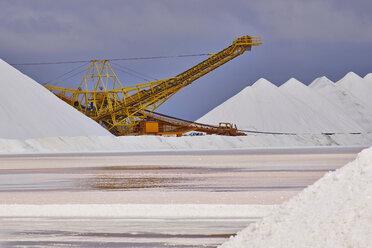 Caribbean, Netherlands Antilles, Bonaire, salt mine - MRF001602