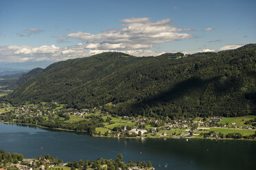 Austria, Carinthia, Lake Ossiach with Ossiach - HH005220