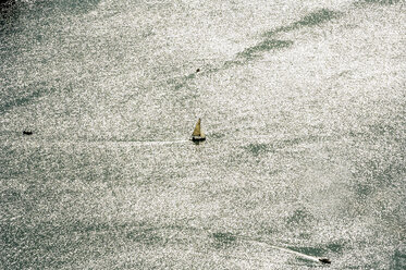 Austria, Carinthia, sailboat on Lake Faak - HHF005267