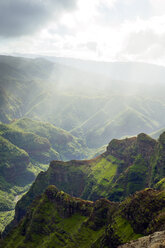 USA, Hawaii, Waimea, Blick auf den Waimea Canyon State Park - BRF001117