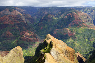 USA, Hawaii, Waimea, Blick vom Waimea Canyon Lookout, Waimea Canyon State Park - BRF001124