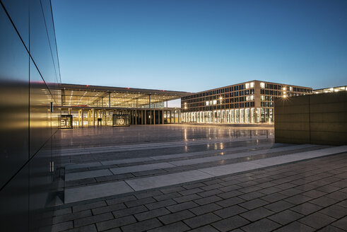Germany, Brandenburg, view to lighted terminal of Berlin Brandenburg Airport - ASC000079