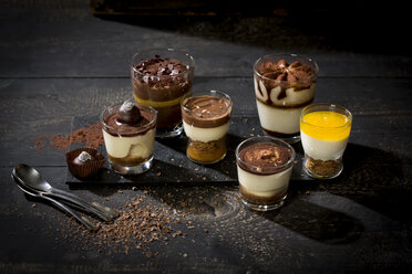 Glasses with different sorts of desserts - MAEF010168