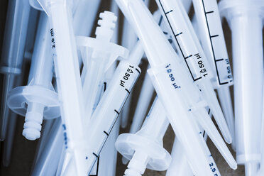 Heap of syringes - DISF001553