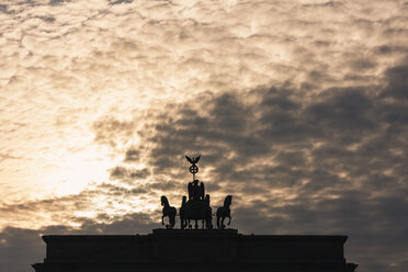 Germany, Berlin, Berlin-Mitte, Brandenburg Gate, Quadriga, late afternoon - ZMF000384