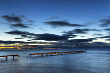 Chile, Punta Arenas, Blick auf den Sonnenuntergang - STSF000723