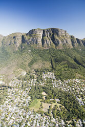 Südafrika, Luftaufnahme von Newlands in Kapstadt und Tafelberg-Nationalpark - CLPF000082