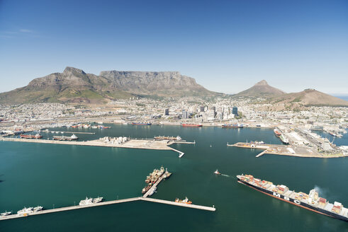 South Africa, aerial view of Cape Town with harbor - CLPF000084