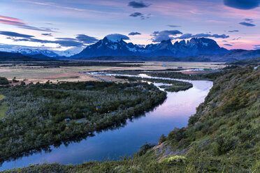 Chile, Torres del Paine National Park, Rio Paine at sunset - STSF000747