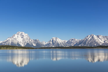 USA, Wyoming, Grand Teton National Park, Jackson Lake mit Teton Range, Mount Moran - FOF008084