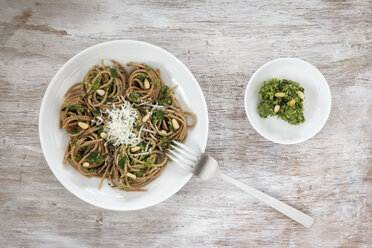 Whole-grain spelt spaghetti with ramson pesto - EVGF001652