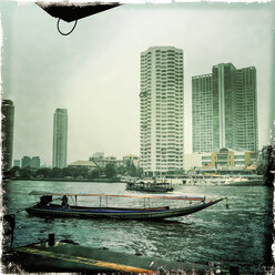Mae Nam Chao Phraya Fluß, Skyline, Bangkok, Thailand - DRF001569