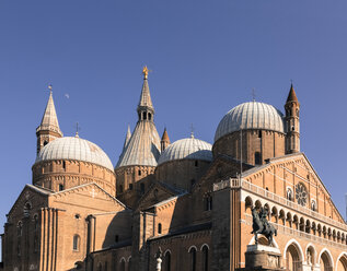 Italien, Padua, Blick auf die Basilika di San Antonio - FCF000647