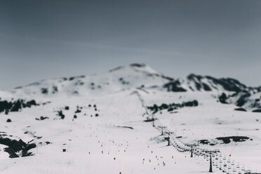 Spain, Lleida, Mountains in winter, ski resort - JPF000038