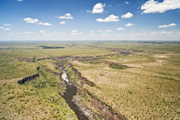 Grenze zwischen Simbabwe und Sambia, Luftaufnahme des Sambesi-Flusses bei Victoria Falls - CLPF000091