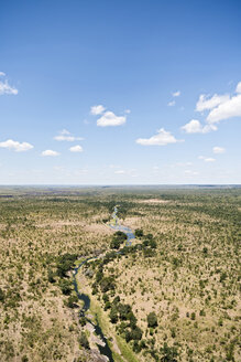 Simbabwe mit Blick nach Sambia, Luftaufnahme im Victoria Falls National Park - CLPF000092