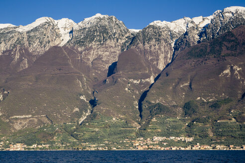 Italien, Venetien, Brenzone, Gardasee, Monte Baldo und die Dörfer Cassone, Assenza und Sommavilla - LVF003273
