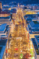 Germany, Stuttgart, shopping mile Koenigstrasse at Christmastime - WDF003080