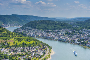 Deutschland, Rheinland-Pfalz, Blick über Boppard und den Rhein - RUNF000007