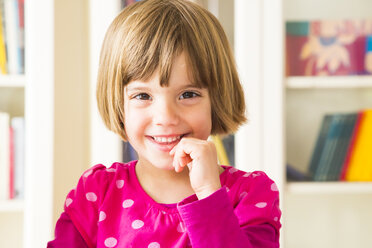 Portrait of smiling little girl at home - LVF003280