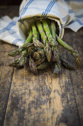 Organic green asparagus, Asparagus officinalis - LVF003249