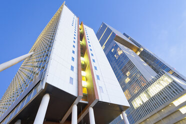Niederlande, Rotterdam, Kop van Zuid, Fassaden der Bürogebäude KPN Tower und De Rotterdam - MSF004541