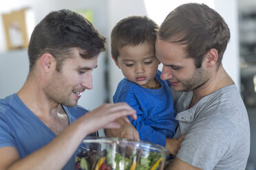 Gay couple with kid - ZEF004426