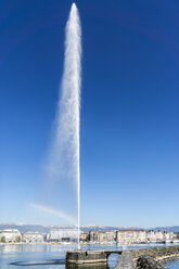 Schweiz, Genf, Springbrunnen des Jet d'Eau am Genfer See - WEF000340